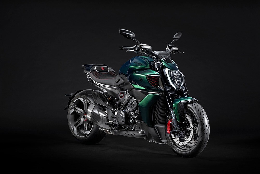 Ducati e Bentley: due serie davvero speciali per la Diavel V4